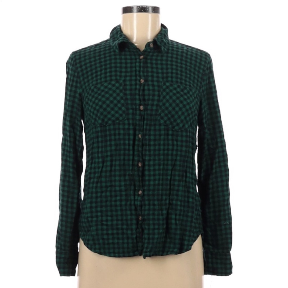 𝅺DARK green gingham button down